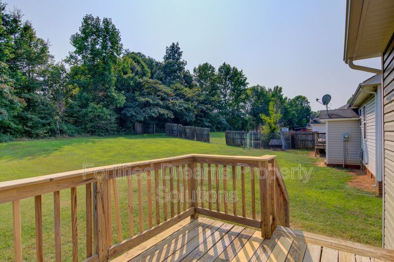 Available June 7 | 3-Bedroom, 2-Bath Home in Greensboro property image