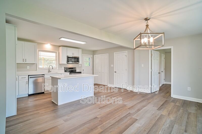 Incredible 3 Bedroom & 2 bathroom Archdale House full of Charm! property image