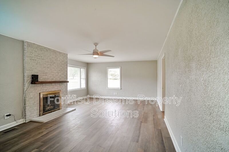 Incredible 3 Bedroom & 2 bathroom Archdale House full of Charm! property image