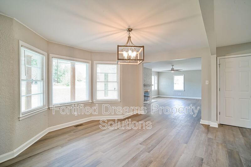 Incredible 3 Bedroom & 2 bathroom Archdale House full of Charm! property image