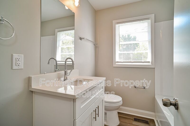 Incredible 3 Bedroom & 2 bathroom Archdale House full of Charm! property image