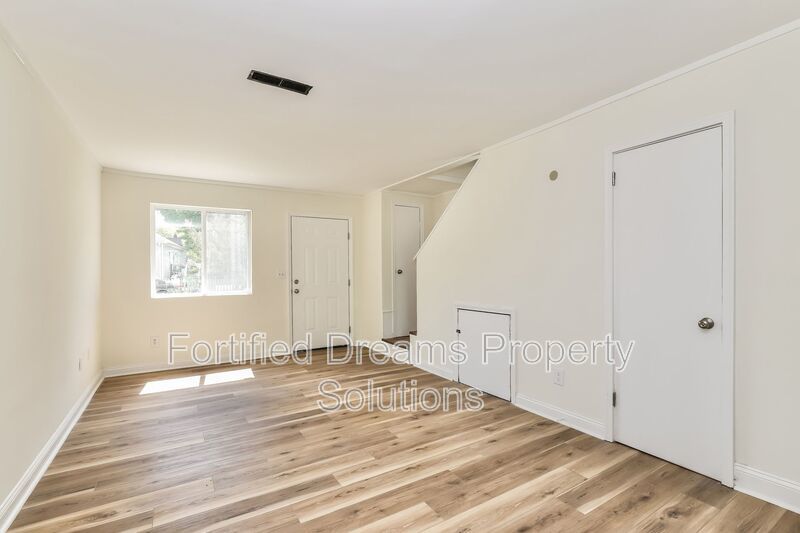 2 bed 1.5 bath townhouse in High Point- Accepting vouchers property image