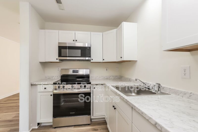 2 bed 1.5 bath townhouse in High Point- Accepting vouchers property image