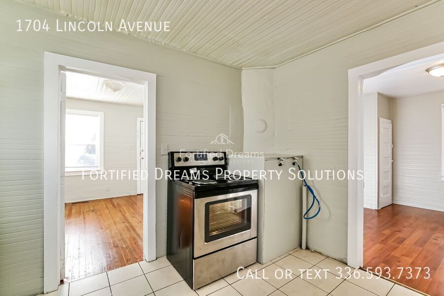Start Here: $100 Off for 3 Months — 1704 Lincoln Ave property image