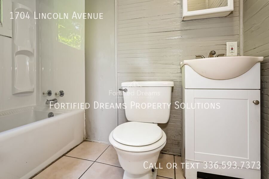 Start Here: $100 Off for 3 Months — 1704 Lincoln Ave property image
