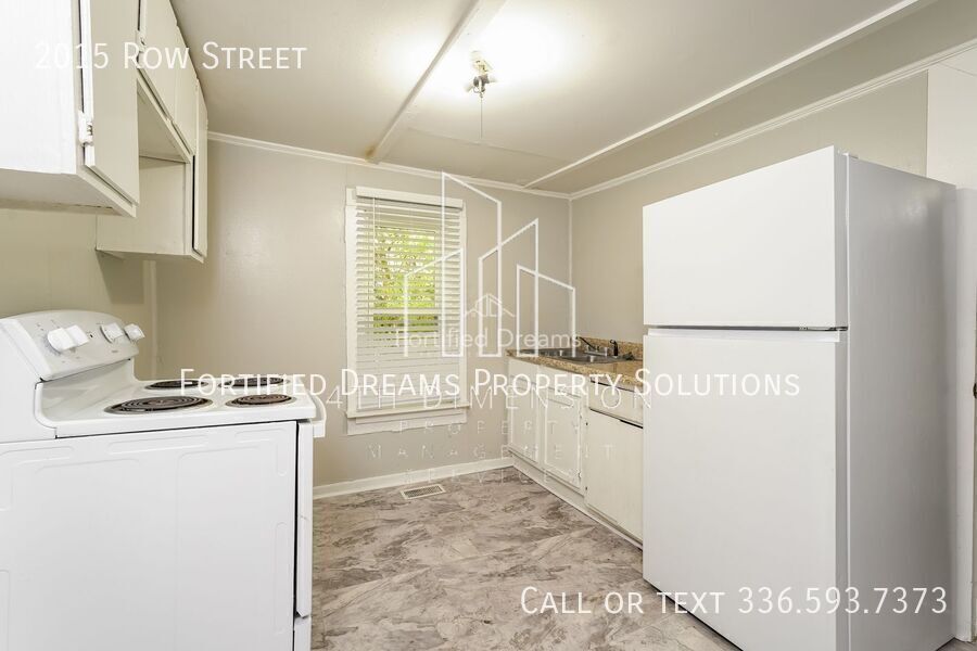 2015 Row Street | 2 Bed & 1 Bath property image