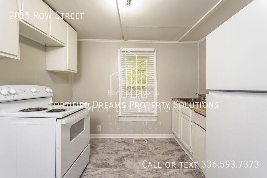 2015 Row Street | 2 Bed & 1 Bath property image