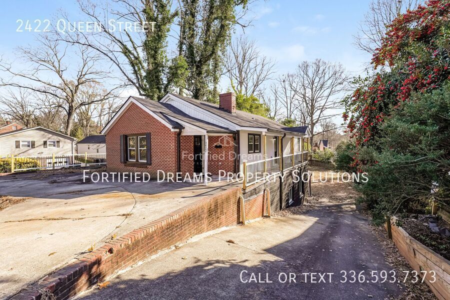 Queen’s Quarters! 6BR 3B Near Atrium Health & WFU property image