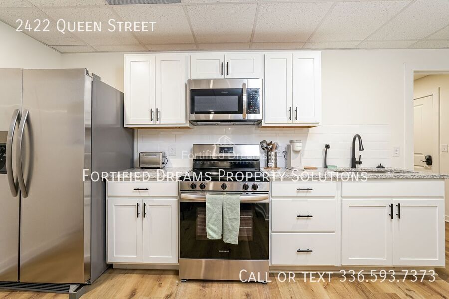 Queen’s Quarters! 6BR 3B Near Atrium Health & WFU property image