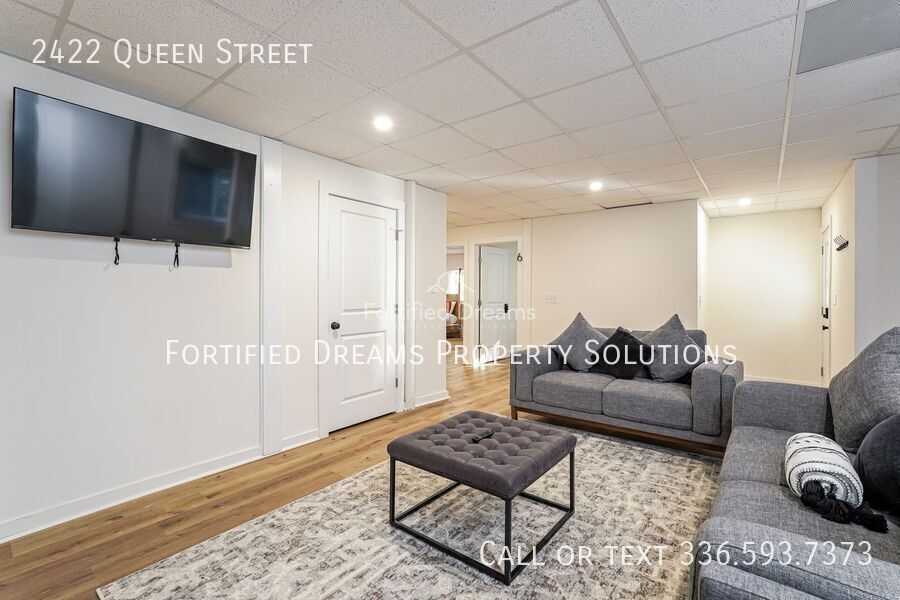 Queen’s Quarters! 6BR 3B Near Atrium Health & WFU property image