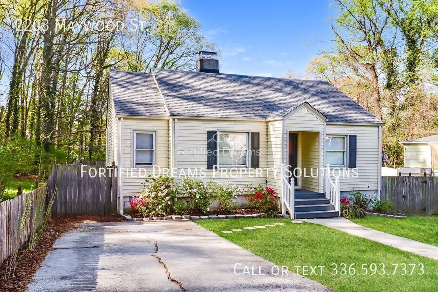 Maywood Muse The Stylish GSO City Retreat | Walkable Vibes & Historic Charm property image