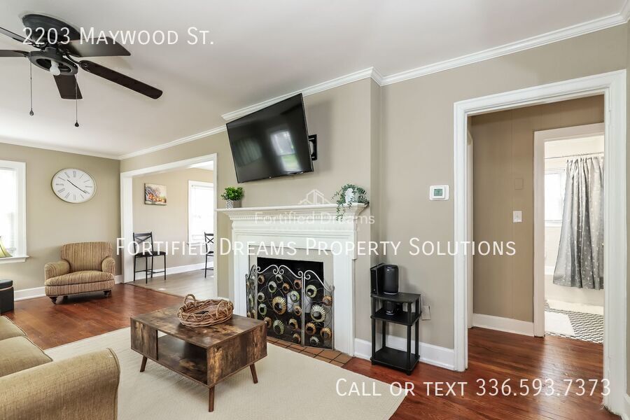 Maywood Muse The Stylish GSO City Retreat | Walkable Vibes & Historic Charm property image
