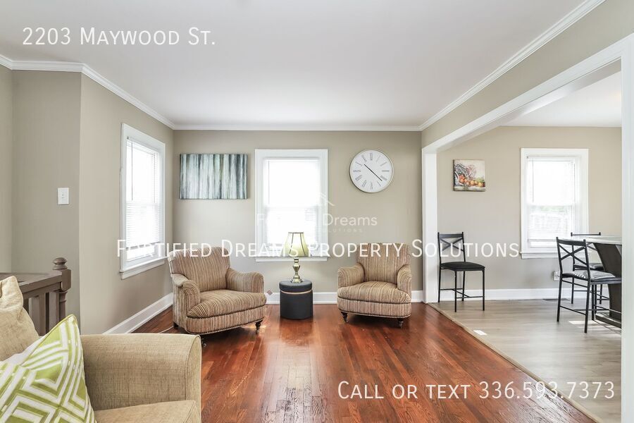 Maywood Muse The Stylish GSO City Retreat | Walkable Vibes & Historic Charm property image