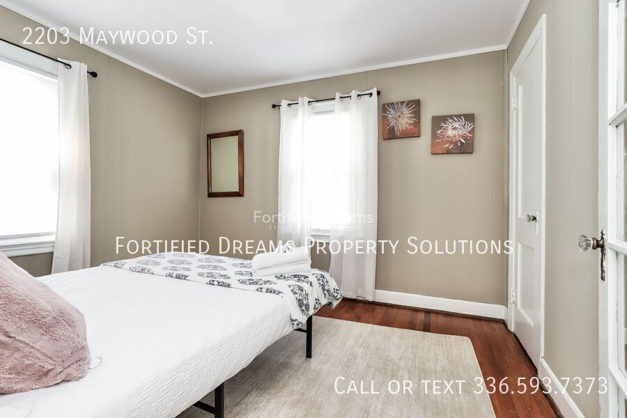 Maywood Muse The Stylish GSO City Retreat | Walkable Vibes & Historic Charm property image
