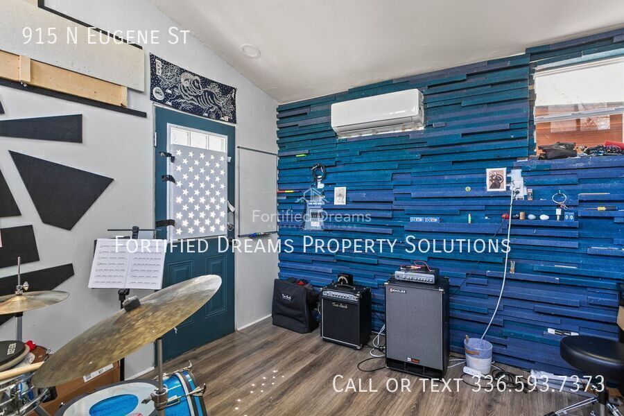 The Greensboro Gallery House w/ Private Office + Sauna | Walkable Fisher Park | Turnkey Luxury Living property image