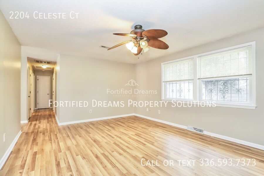 3 bedroom, 1.5 bath, brick ranch on cul-de-sac, fully fenced back yard, Greensboro property image