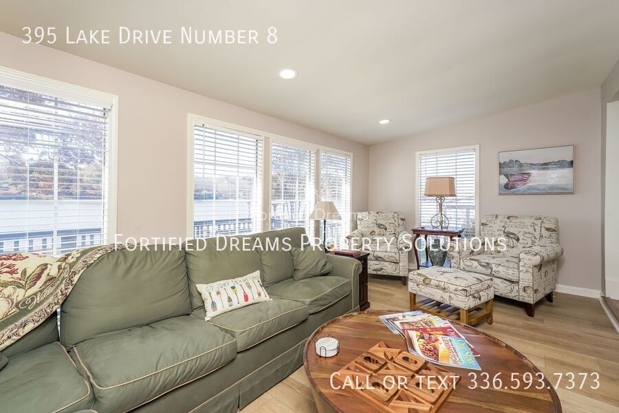 Cozy Lake House on Abbots Creek, Lexington NC property image