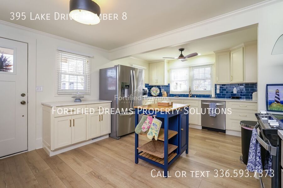 Cozy Lake House on Abbots Creek, Lexington NC property image