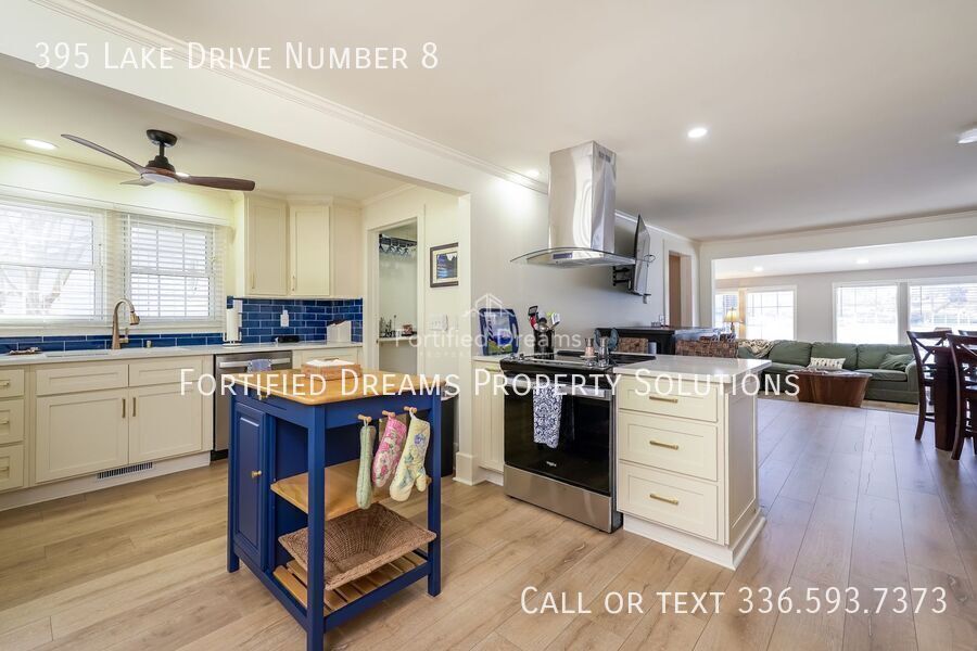 Cozy Lake House on Abbots Creek, Lexington NC property image