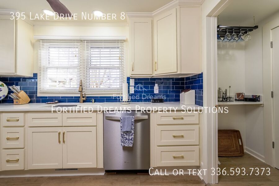 Cozy Lake House on Abbots Creek, Lexington NC property image