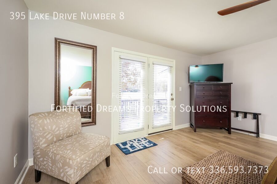 Cozy Lake House on Abbots Creek, Lexington NC property image