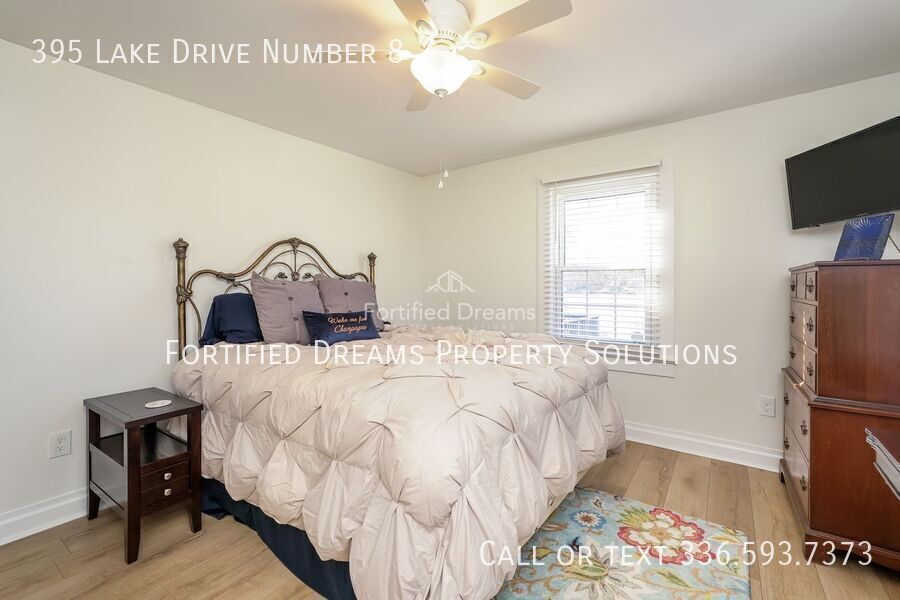 Cozy Lake House on Abbots Creek, Lexington NC property image