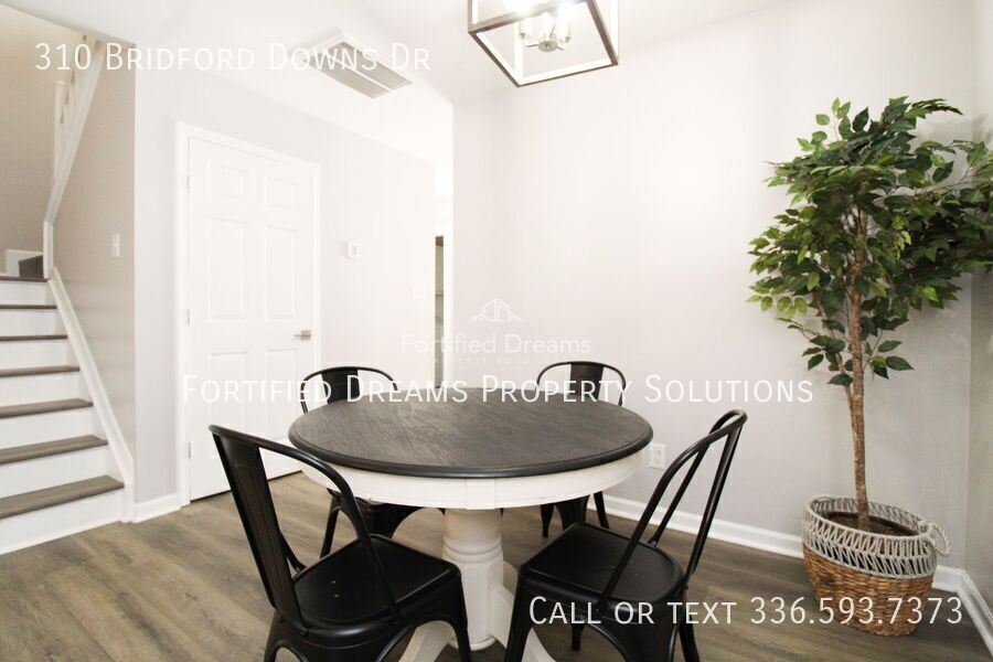 The Cozy Corner on Bridford Downs Short-term and Mid-term rental only property image