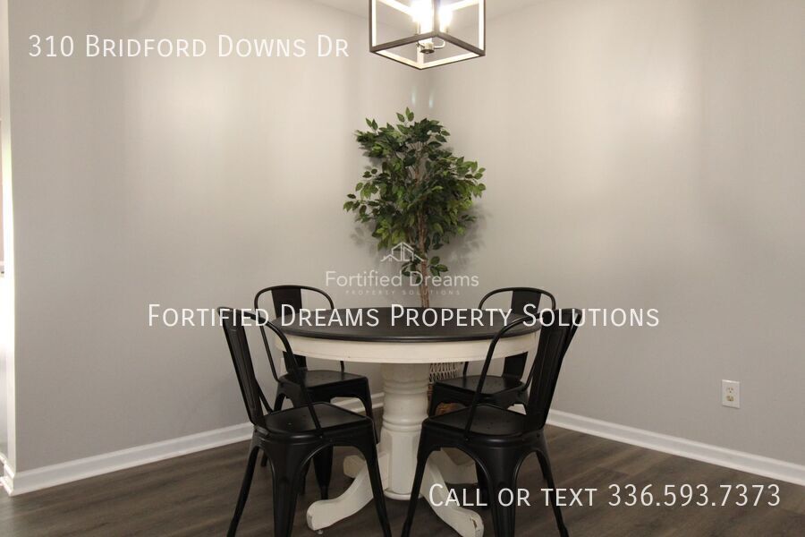 The Cozy Corner on Bridford Downs Short-term and Mid-term rental only property image