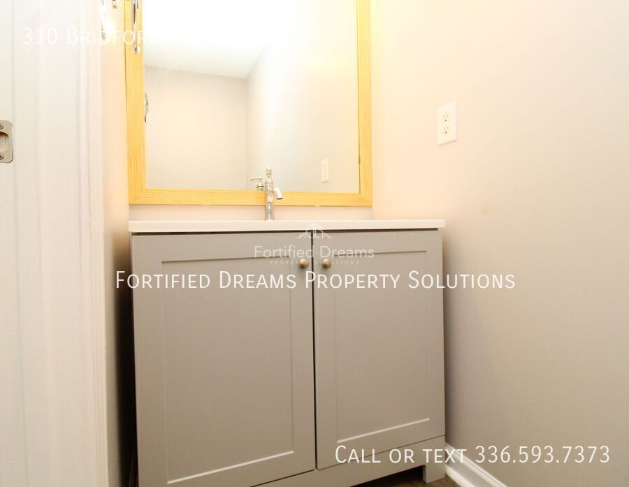 The Cozy Corner on Bridford Downs Short-term and Mid-term rental only property image