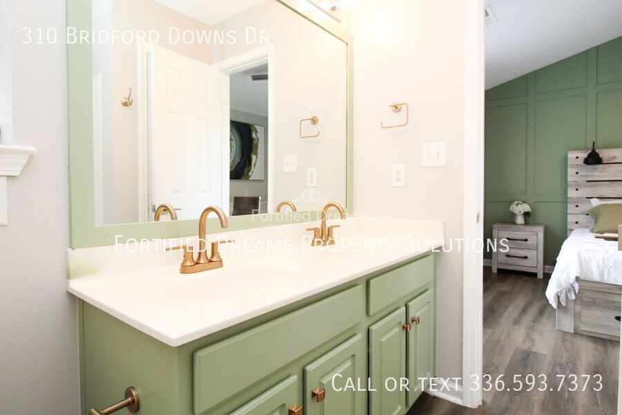 The Cozy Corner on Bridford Downs Short-term and Mid-term rental only property image