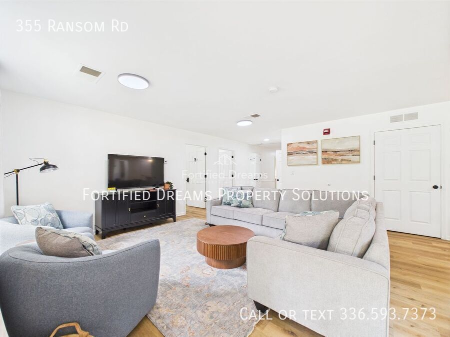 The Ransom Estate: 9BR Oasis Near WFU & Reynolda property image