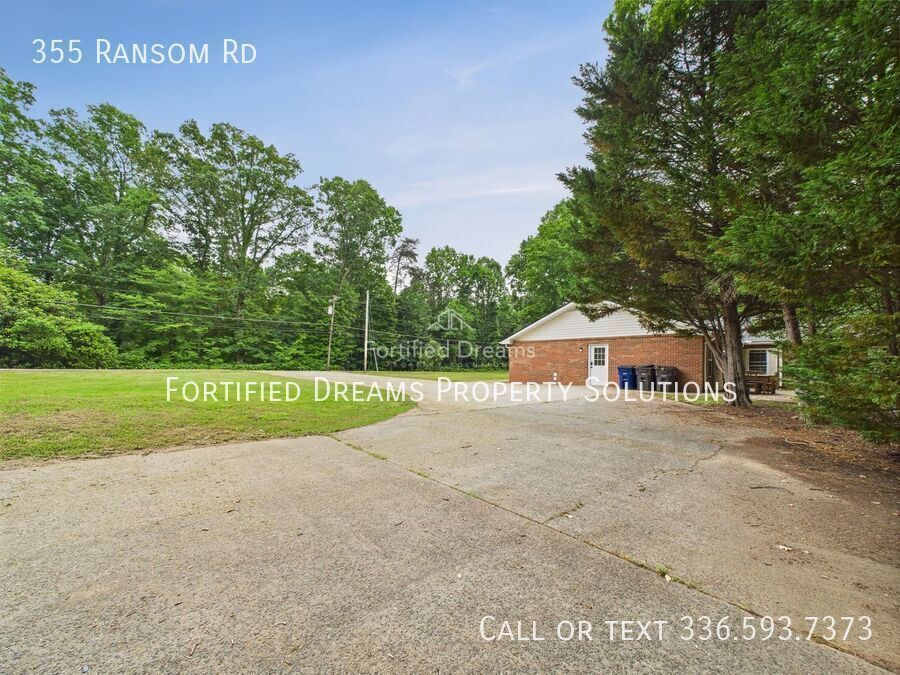 The Ransom Estate: 9BR Oasis Near WFU & Reynolda property image