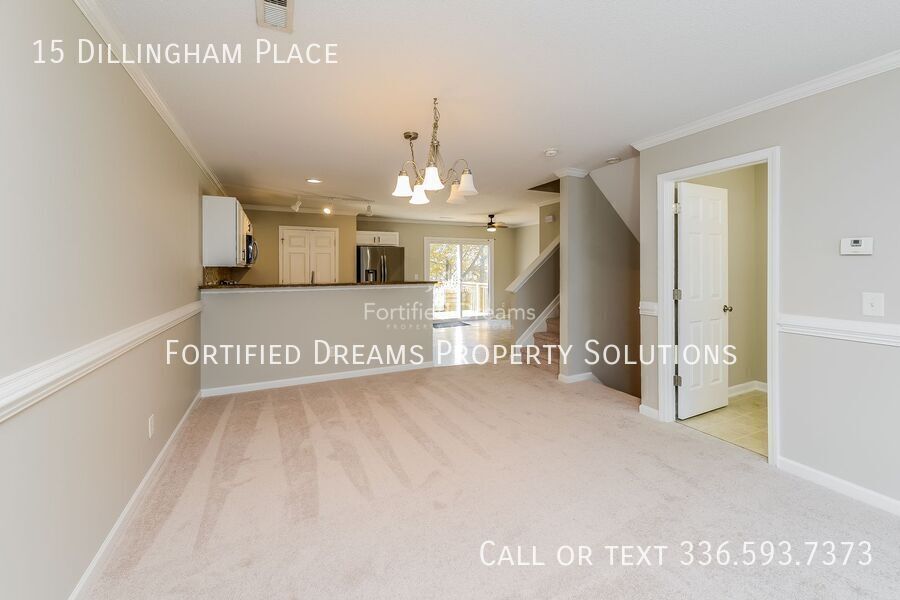 Centrally Located North Greensboro Townhome - Pisgah Church & Elm property image