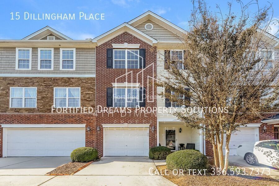 Centrally Located North Greensboro Townhome - Pisgah Church & Elm property image