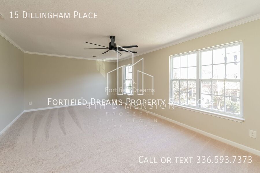 Centrally Located North Greensboro Townhome - Pisgah Church & Elm property image