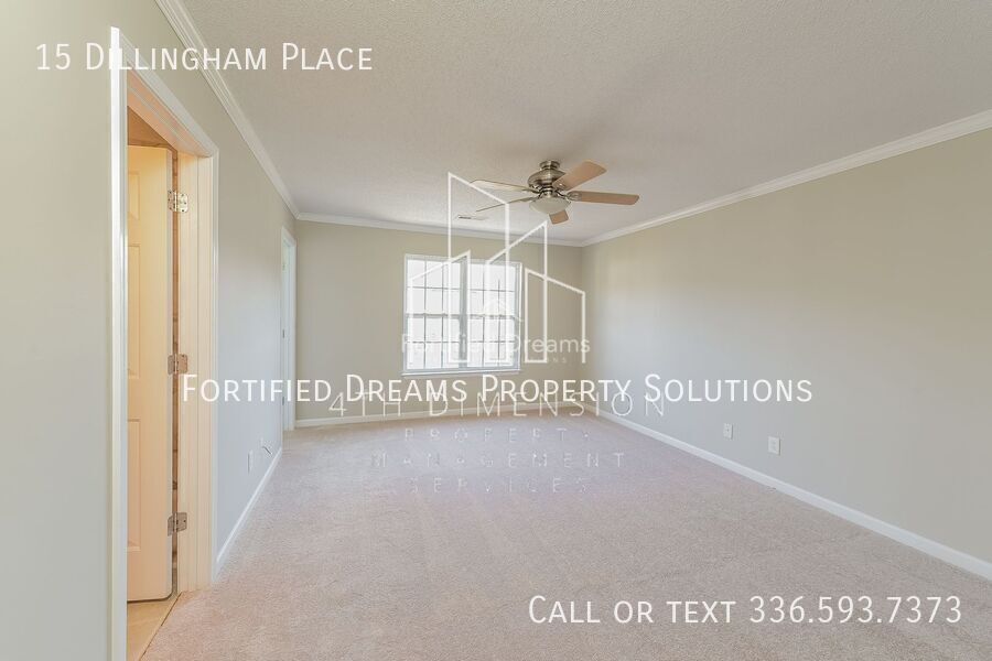 Centrally Located North Greensboro Townhome - Pisgah Church & Elm property image