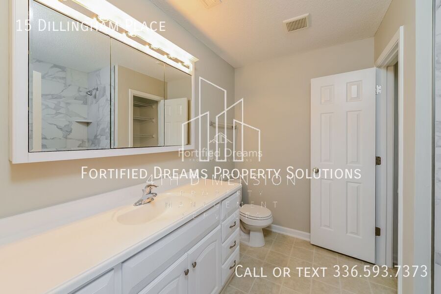 Centrally Located North Greensboro Townhome - Pisgah Church & Elm property image