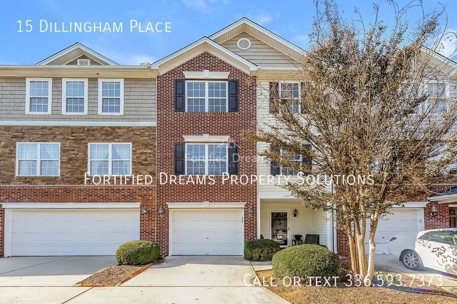 Centrally Located North Greensboro Townhome - Pisgah Church & Elm property image