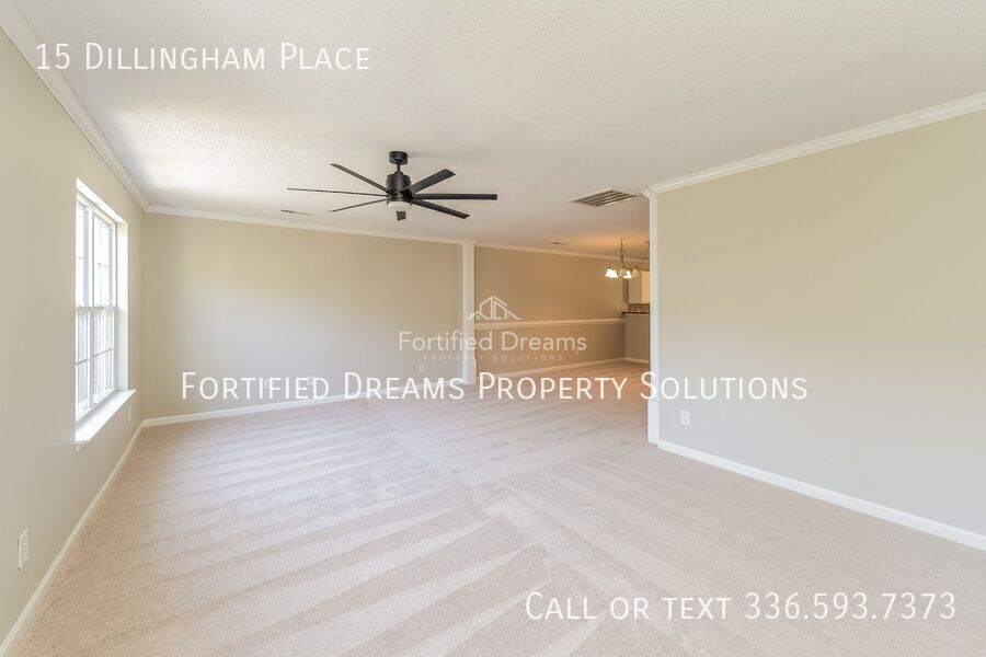 Centrally Located North Greensboro Townhome - Pisgah Church & Elm property image