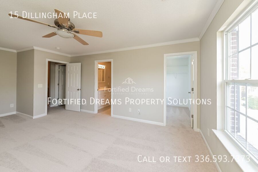 Centrally Located North Greensboro Townhome - Pisgah Church & Elm property image