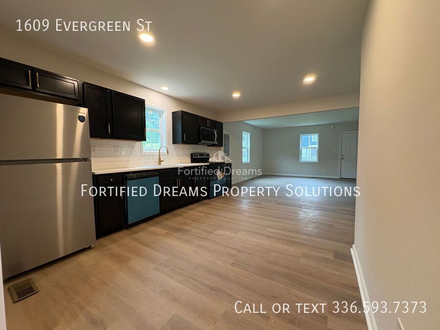 Welcoming 2 Bedroom Home Minutes from Downtown Durham! property image