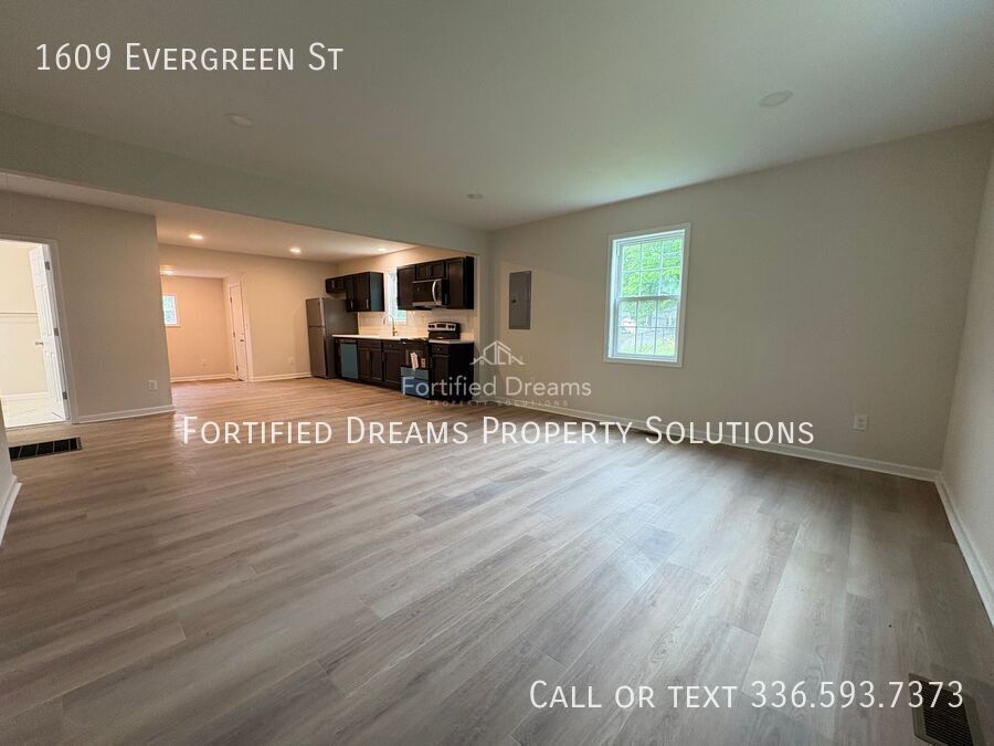 Welcoming 2 Bedroom Home Minutes from Downtown Durham! property image