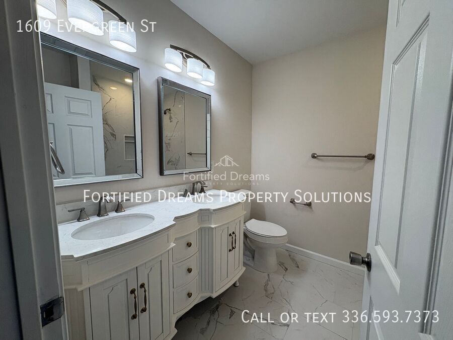 Welcoming 2 Bedroom Home Minutes from Downtown Durham! property image