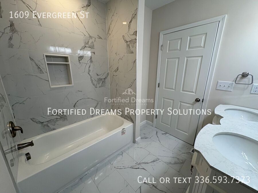 Welcoming 2 Bedroom Home Minutes from Downtown Durham! property image