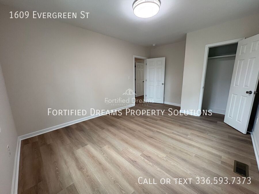 Welcoming 2 Bedroom Home Minutes from Downtown Durham! property image
