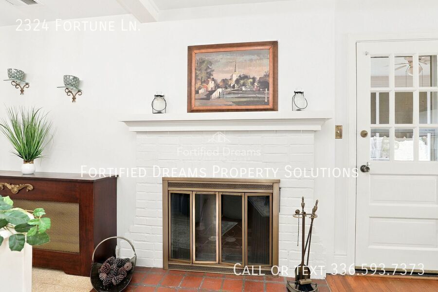 The Sunporch Bungalow – Guilford Hills, Fully Fully furnished and WIFI property image