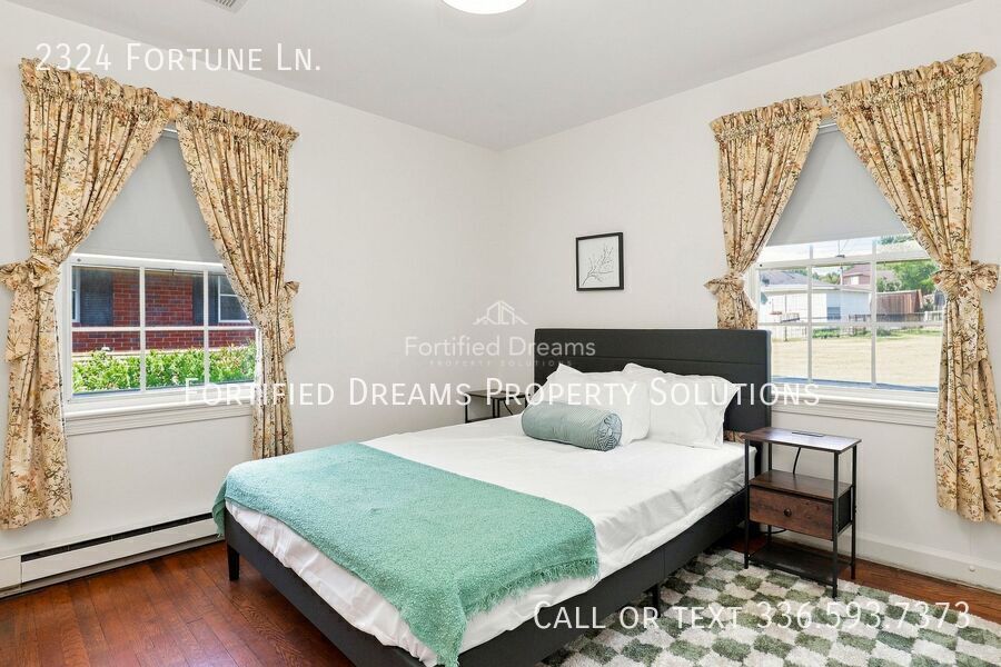 The Sunporch Bungalow – Guilford Hills, Fully Fully furnished and WIFI property image