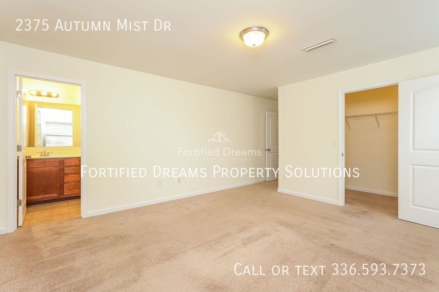 3 Bed, 2.5 Bath in Hillcrest Towne Center | 2-Car Garage, Community Pool property image