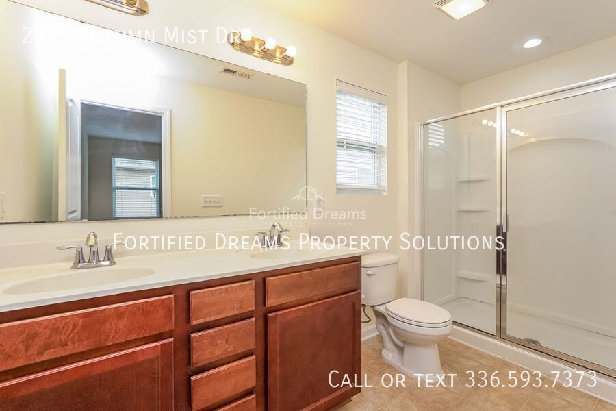 3 Bed, 2.5 Bath in Hillcrest Towne Center | 2-Car Garage, Community Pool property image