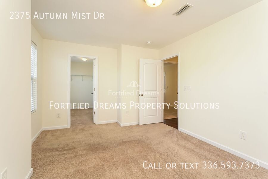 3 Bed, 2.5 Bath in Hillcrest Towne Center | 2-Car Garage, Community Pool property image